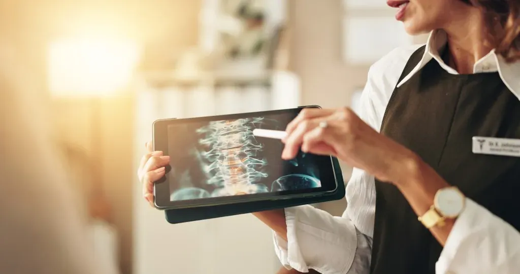 Understanding Spinal Tumors: Symptoms and When to See a Doctor ...