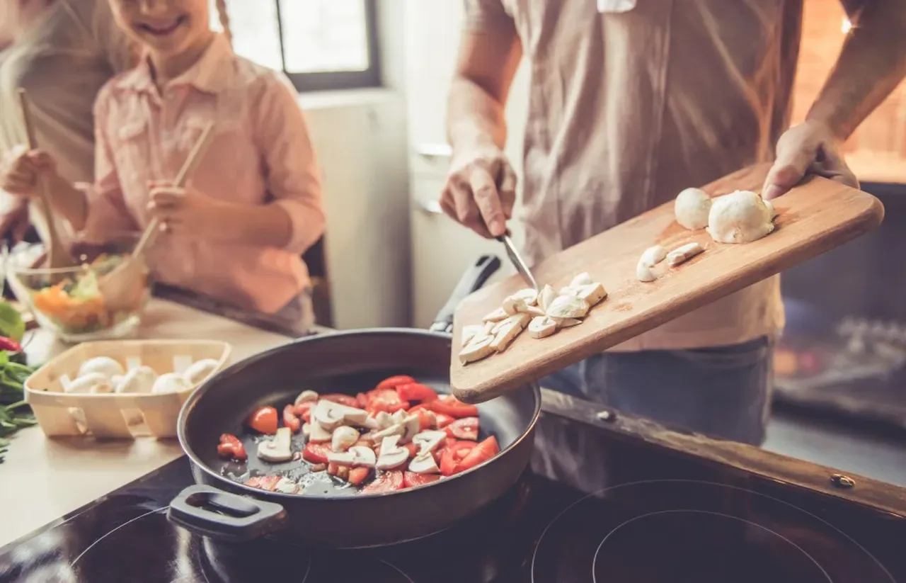 Got burned while cooking? How to care for the burn. | Double Board ...