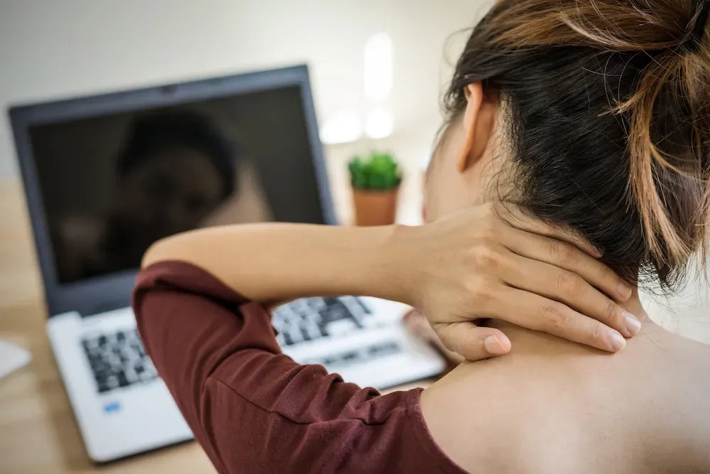 Is 'Tech Neck' Causing Your Unexplained Shoulder and Upper Back Pain?