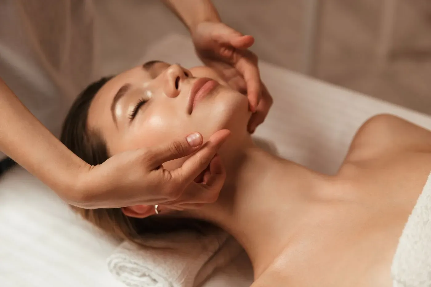The ÉLAN Reset Facial